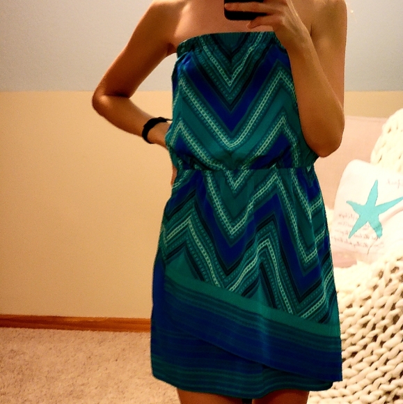 Vibrant Express Mini- Small Beach Essential Item - Picture 1 of 5